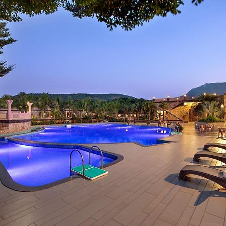 Vikrama Heritage Resort Pavagadh Hālol エクステリア 写真