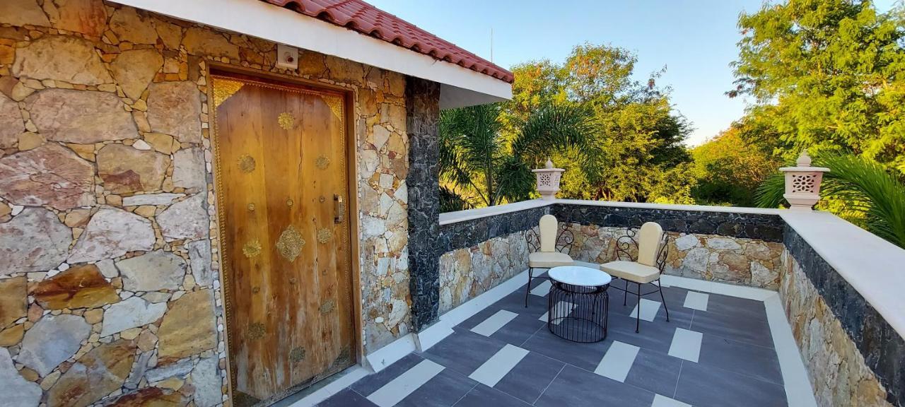 Vikrama Heritage Resort Pavagadh Hālol エクステリア 写真