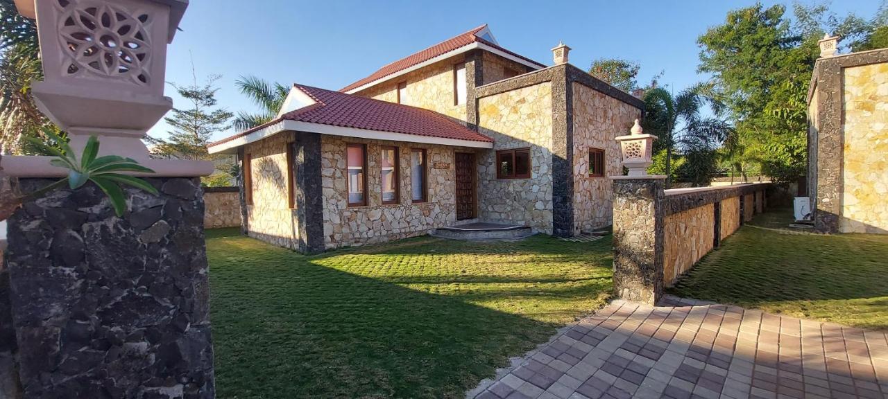 Vikrama Heritage Resort Pavagadh Hālol エクステリア 写真