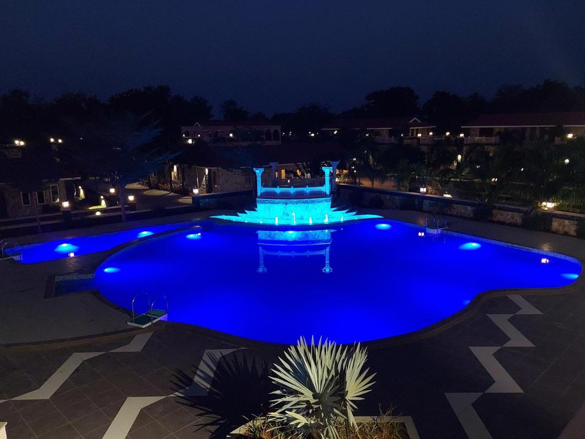 Vikrama Heritage Resort Pavagadh Hālol エクステリア 写真