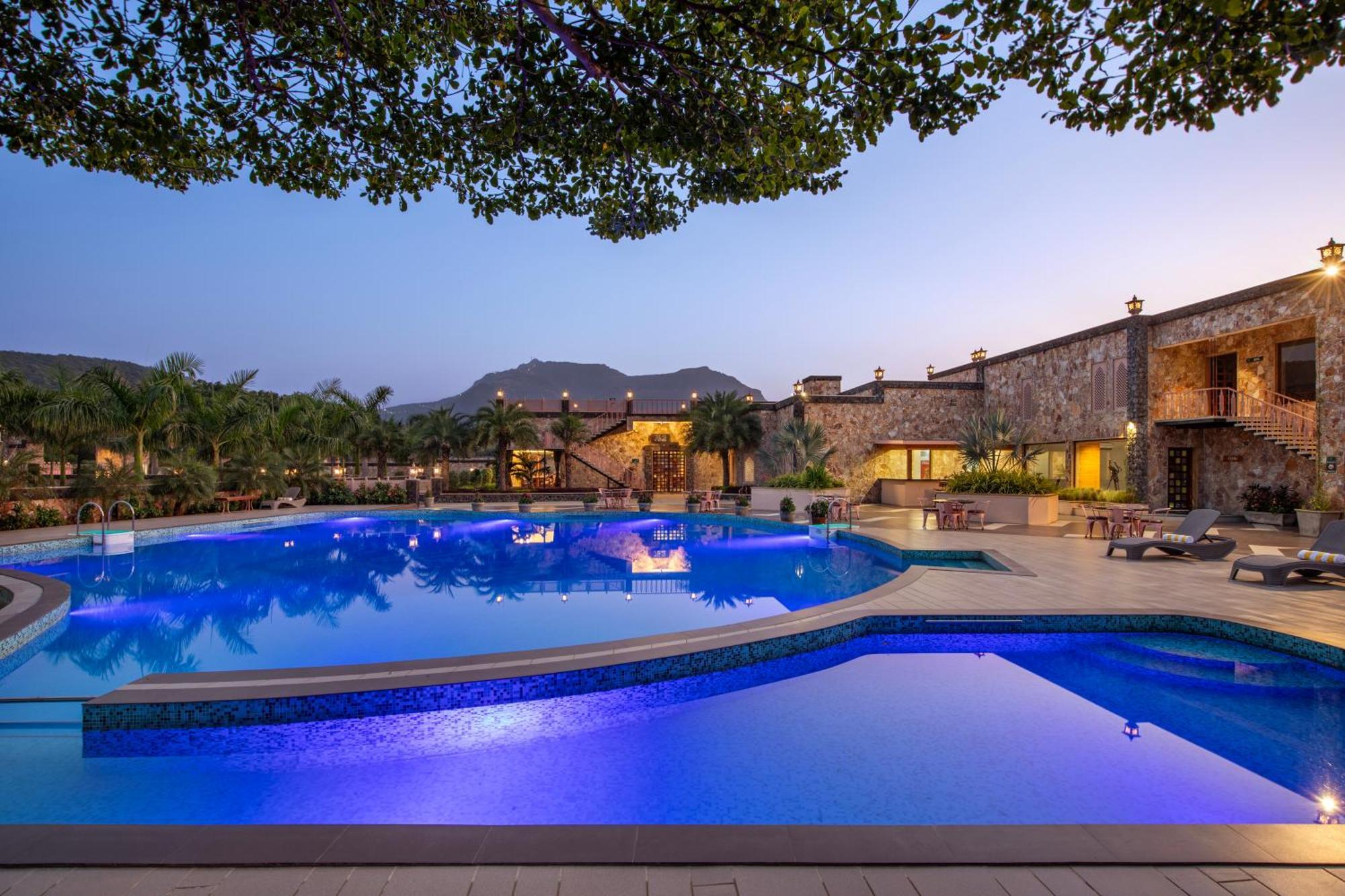 Vikrama Heritage Resort Pavagadh Hālol エクステリア 写真