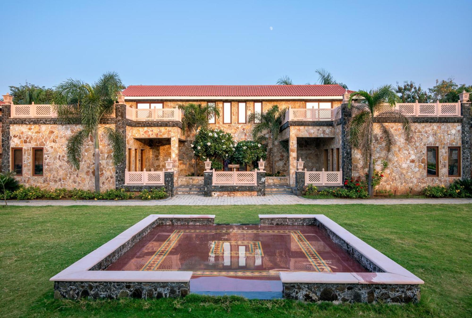 Vikrama Heritage Resort Pavagadh Hālol エクステリア 写真
